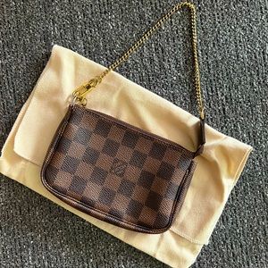 ✨Damier Ebene Pochette Accessories✨